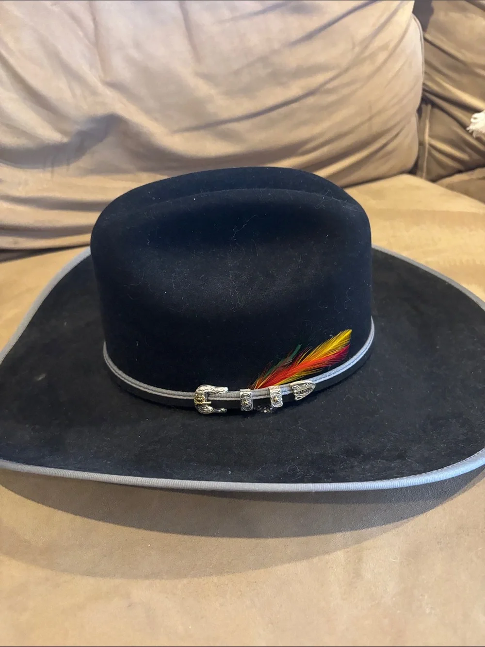 Cinch Black Felt Western Hat with Gray Trim and Red-Yellow Feather Accent